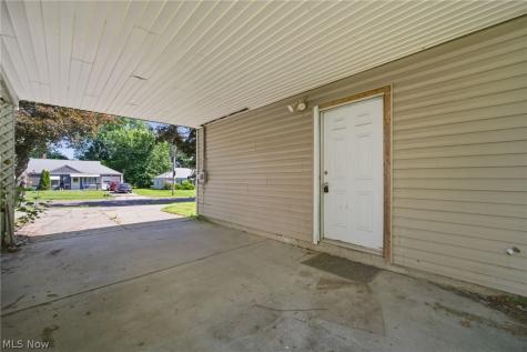 2670 Robindale Avenue Akron OH 44312