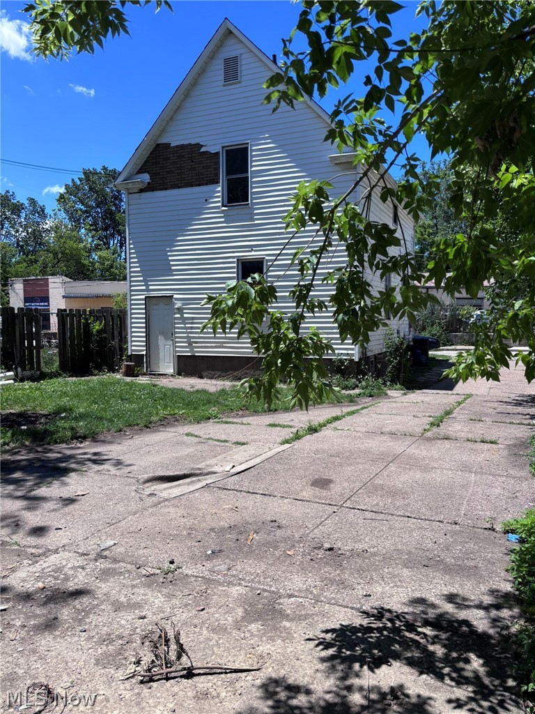 3587 W 67th Street Cleveland OH 44102