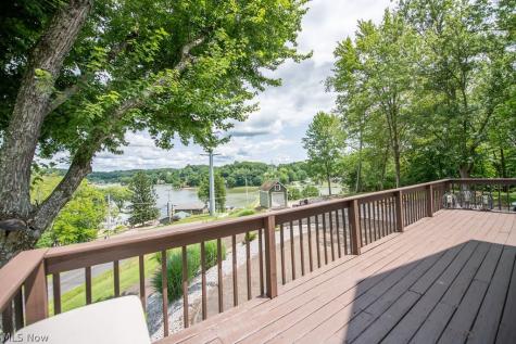 35 Niagara Trail Malvern OH 44644