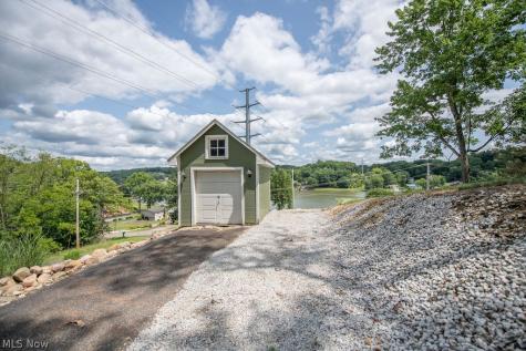 35 Niagara Trail Malvern OH 44644