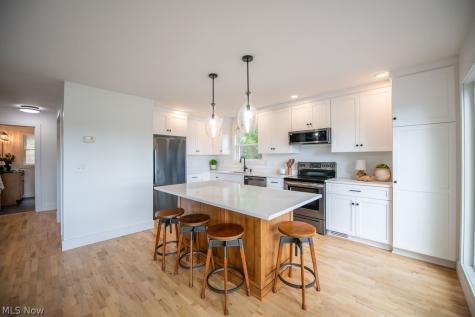 35 Niagara Trail Malvern OH 44644
