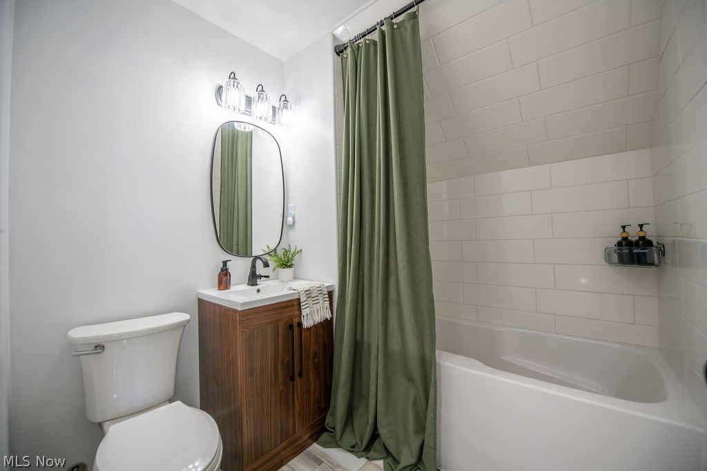 35 Niagara Trail Malvern OH 44644