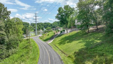35 Niagara Trail Malvern OH 44644