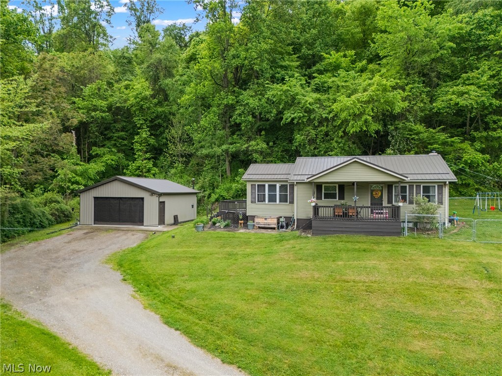 6942 Mount Pleasant Road NE Zoarville OH 44656