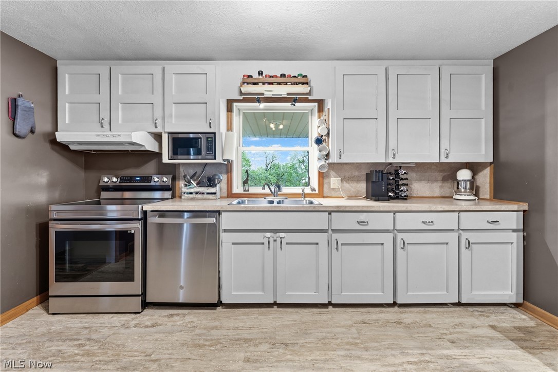 6942 Mount Pleasant Road NE Zoarville OH 44656