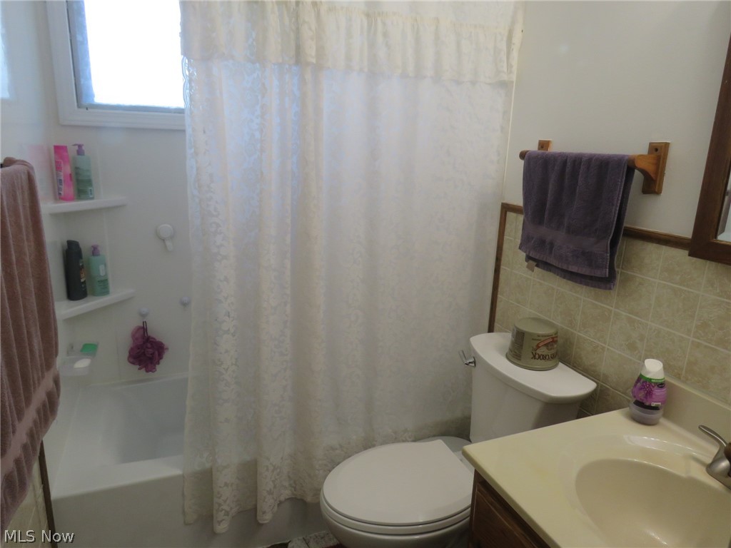 533 Willow Park Road Elyria OH 44035