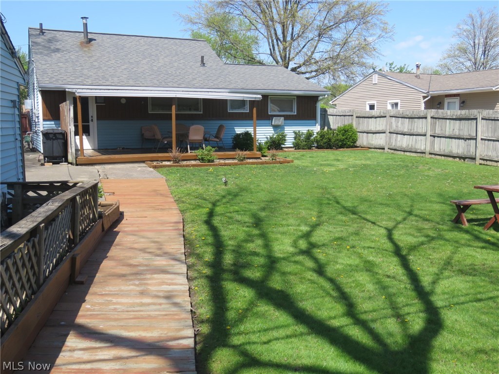533 Willow Park Road Elyria OH 44035