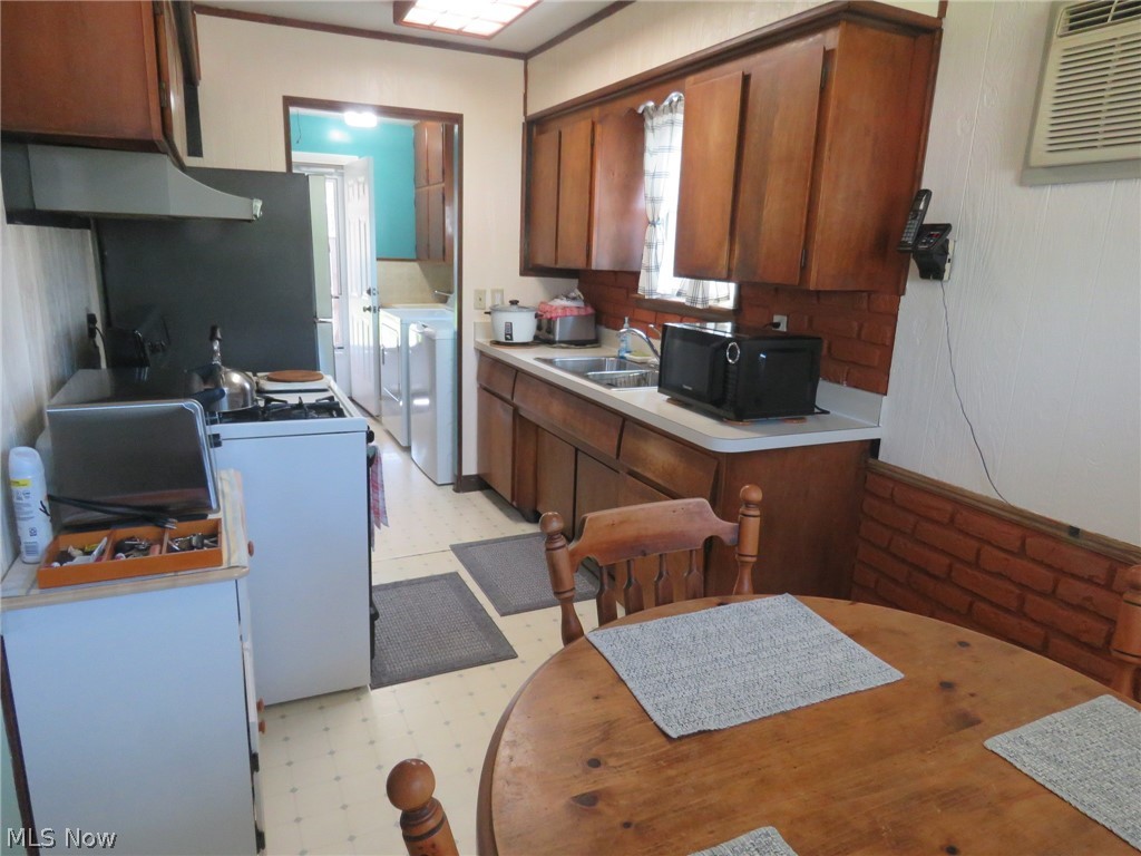 533 Willow Park Road Elyria OH 44035