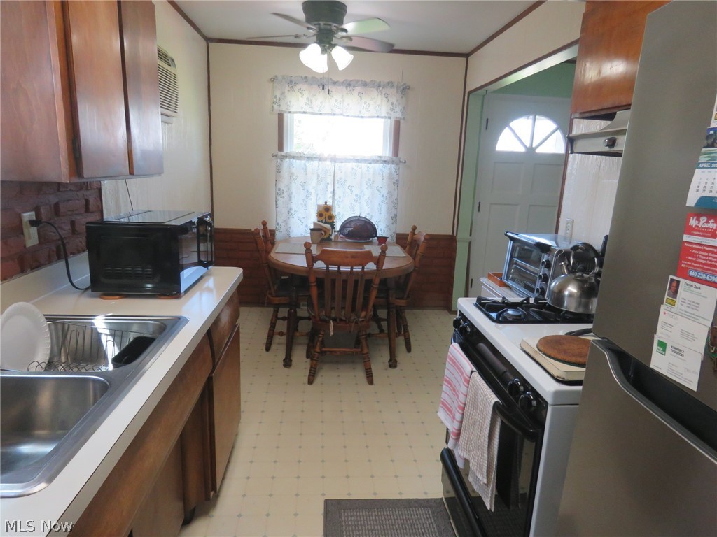 533 Willow Park Road Elyria OH 44035