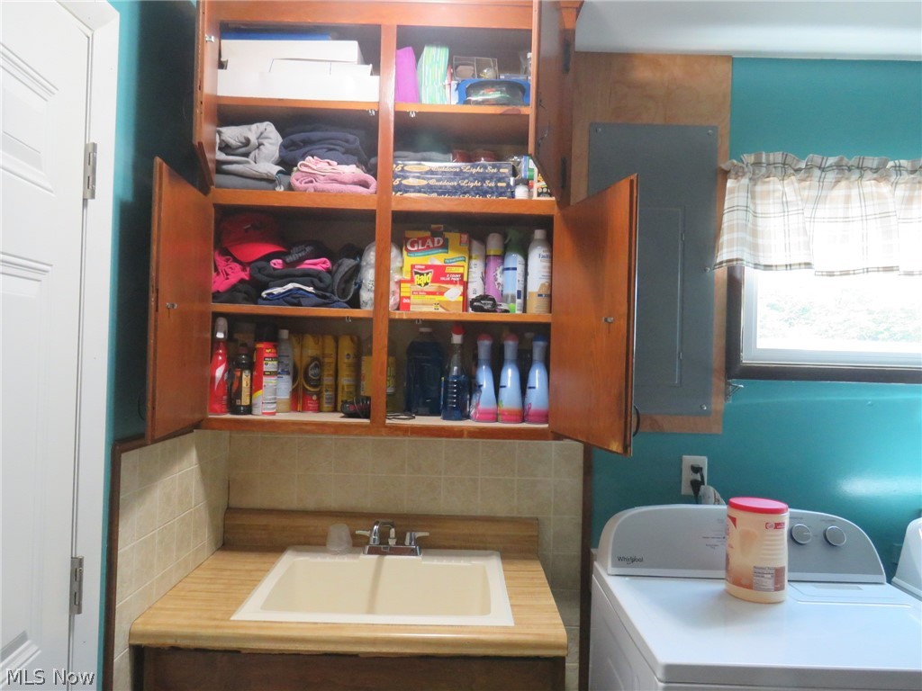 533 Willow Park Road Elyria OH 44035