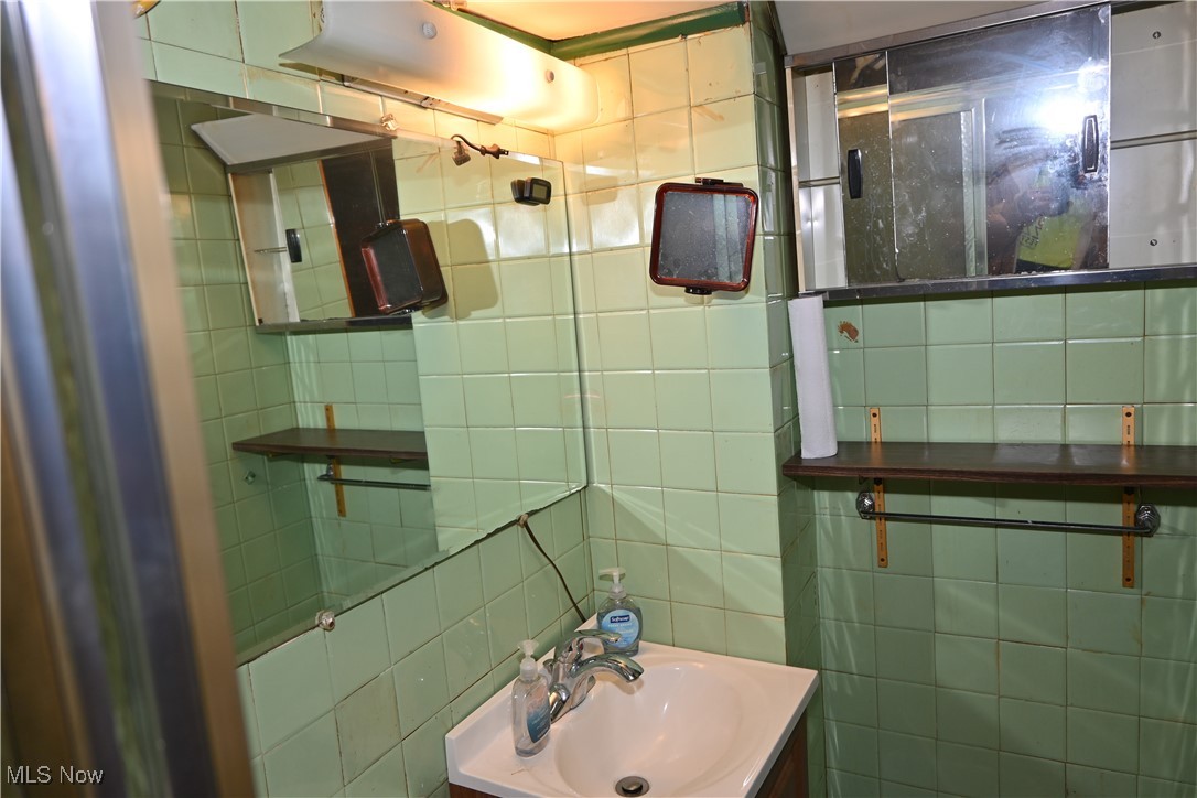 19502 Hathaway Lane Warrensville Heights OH 44122