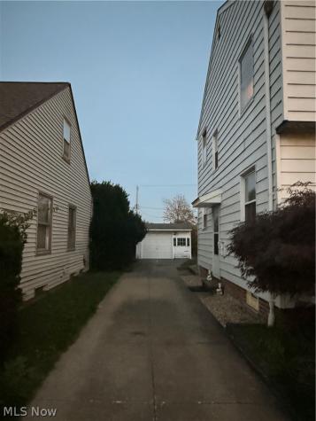 5209 E 114th Street Garfield Heights OH 44125