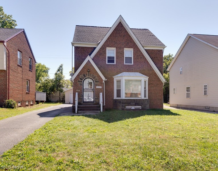 16612 Glendale Avenue Cleveland OH 44128