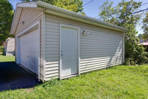 16612 Glendale Avenue Cleveland OH 44128