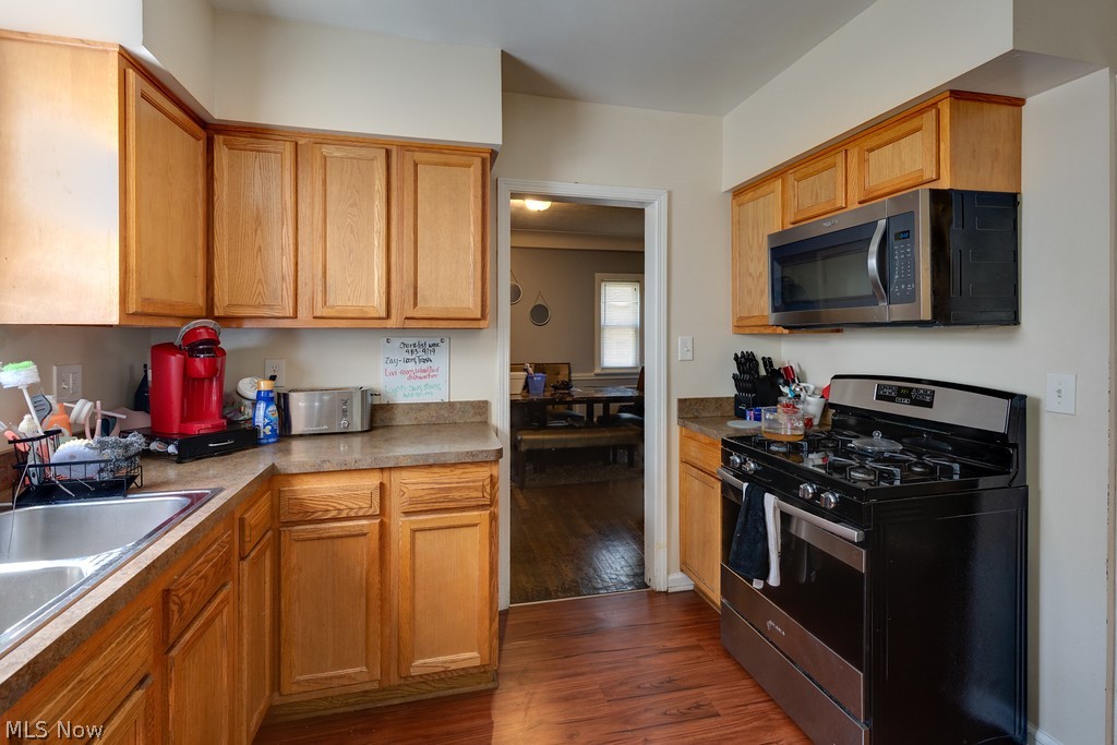 16612 Glendale Avenue Cleveland OH 44128