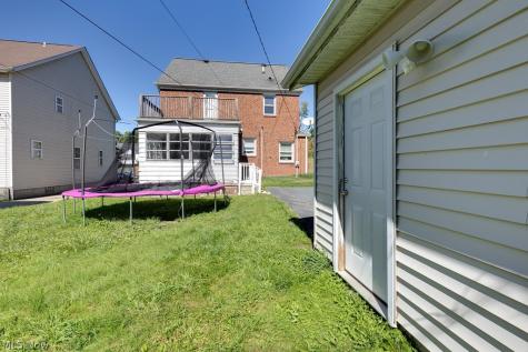 16612 Glendale Avenue Cleveland OH 44128