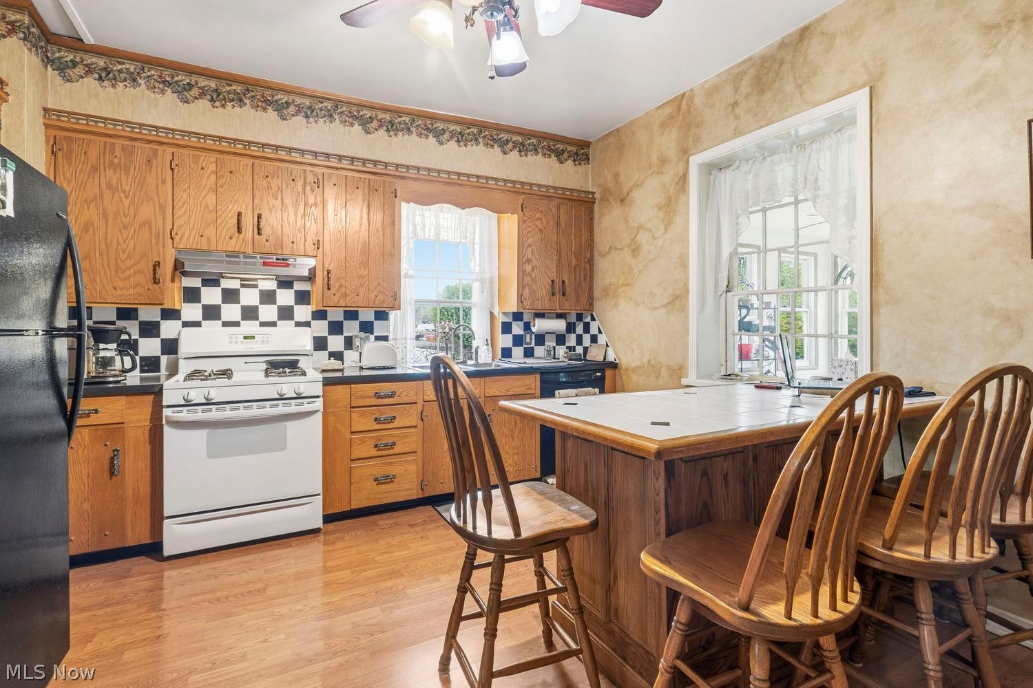 8949 Louisville Street NE Louisville OH 44641