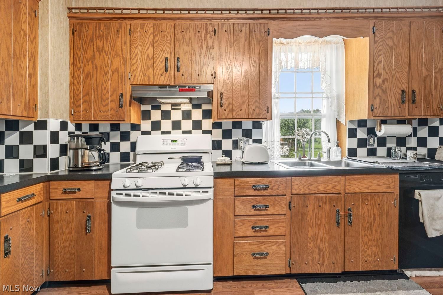 8949 Louisville Street NE Louisville OH 44641