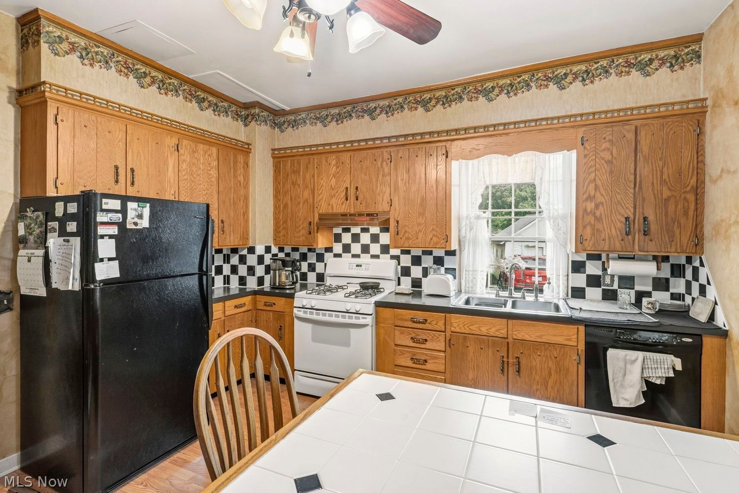 8949 Louisville Street NE Louisville OH 44641