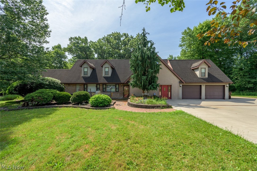242 Elvira Court Mcdonald OH 44437