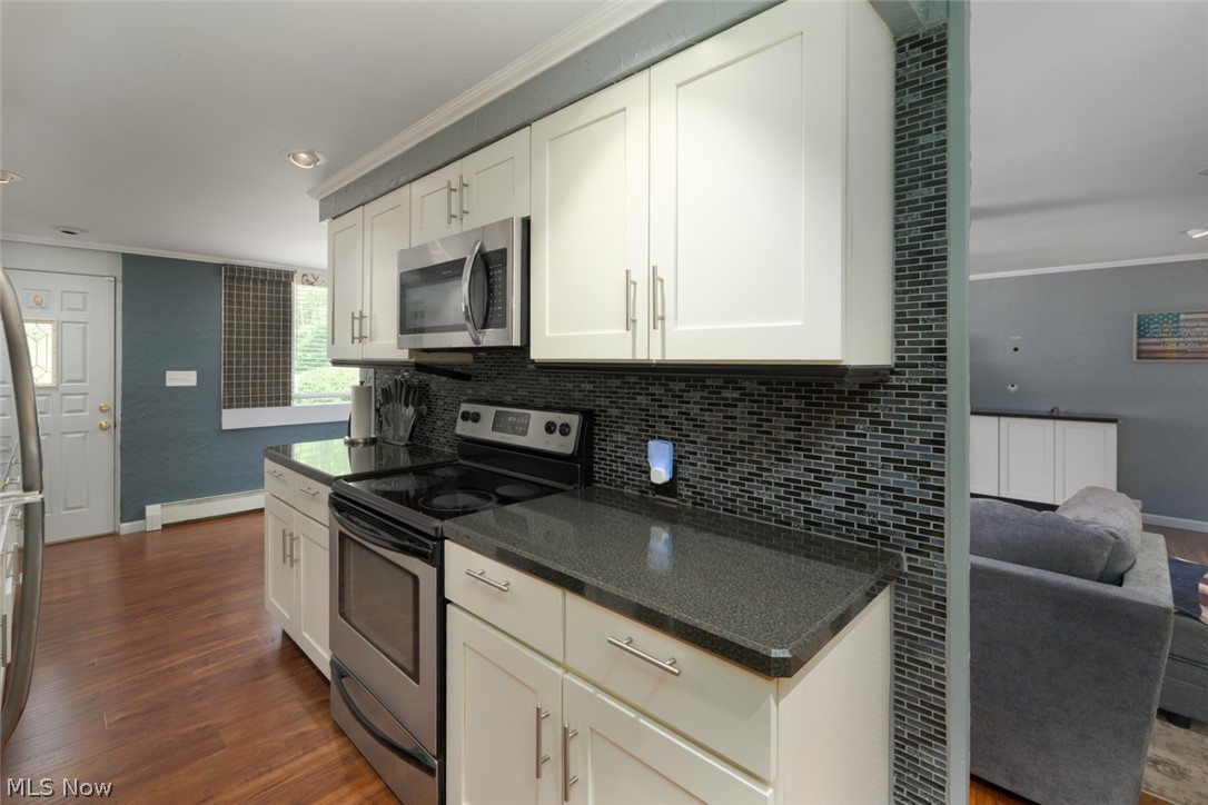 242 Elvira Court Mcdonald OH 44437