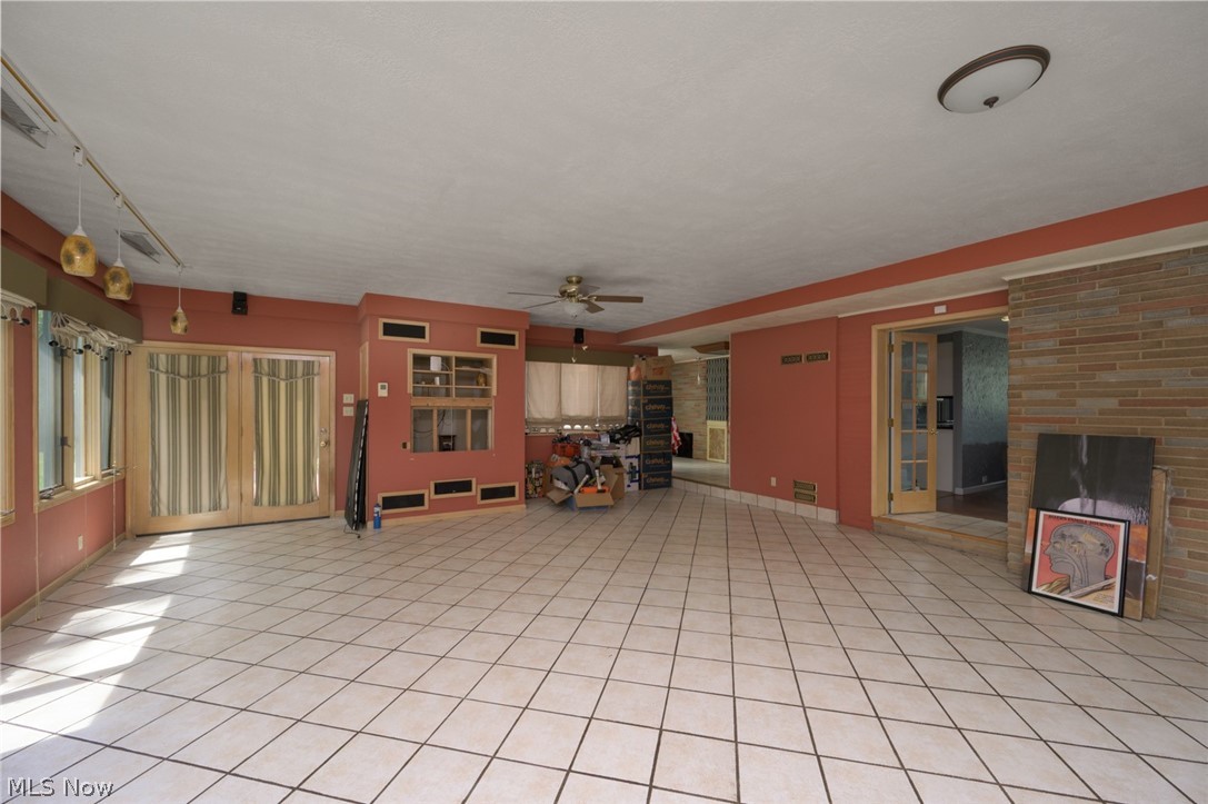 242 Elvira Court Mcdonald OH 44437