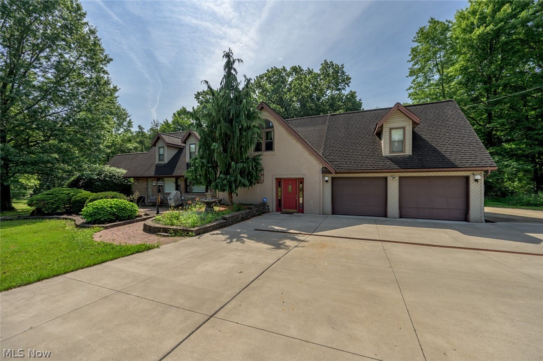 242 Elvira Court Mcdonald OH 44437