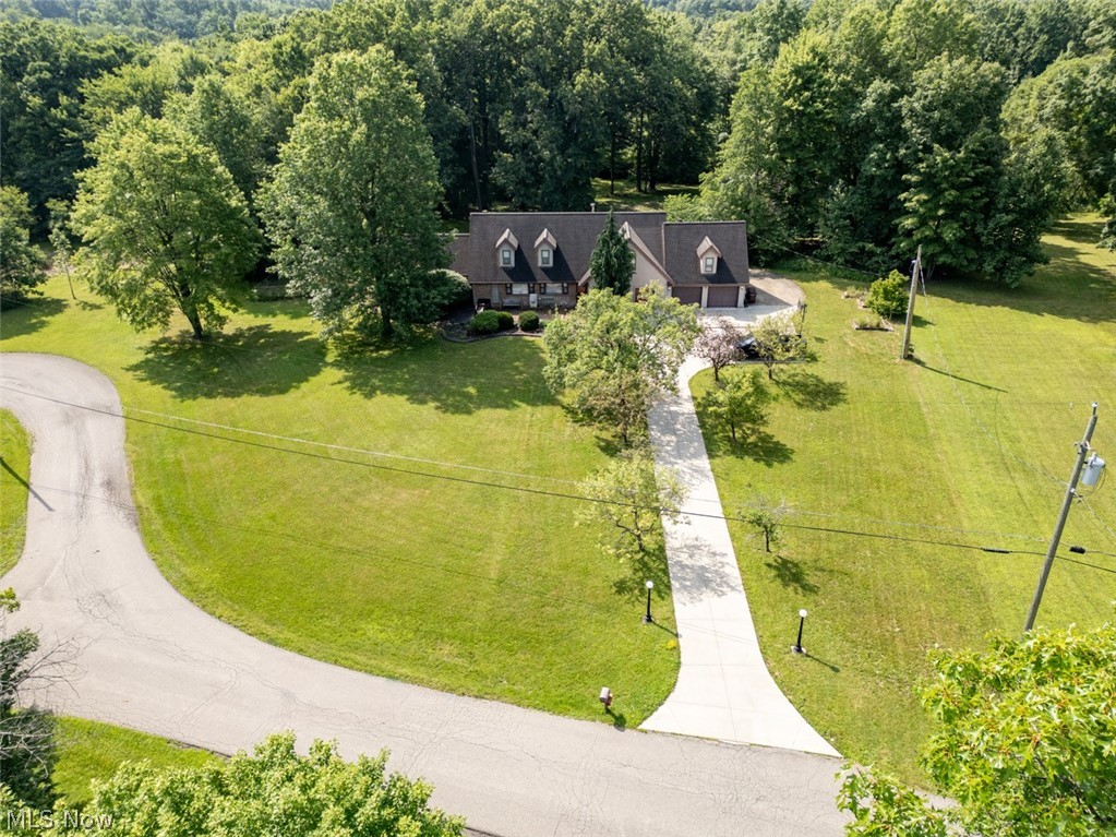 242 Elvira Court Mcdonald OH 44437
