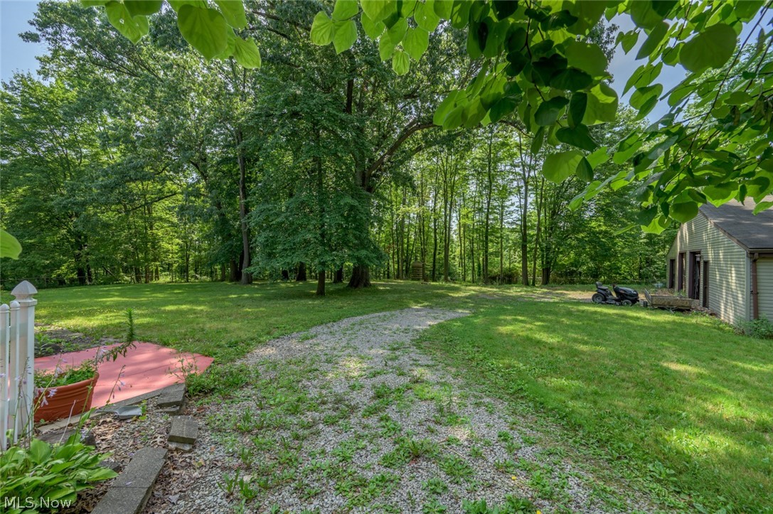 242 Elvira Court Mcdonald OH 44437