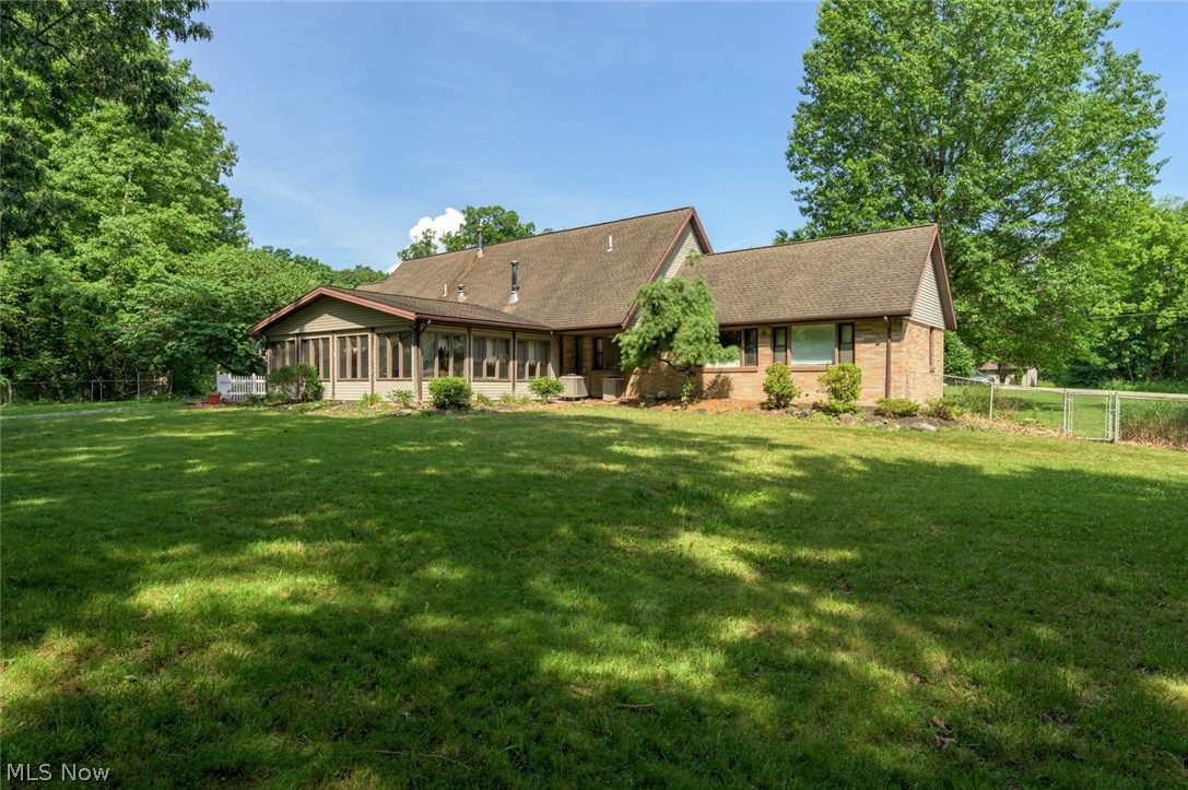 242 Elvira Court Mcdonald OH 44437