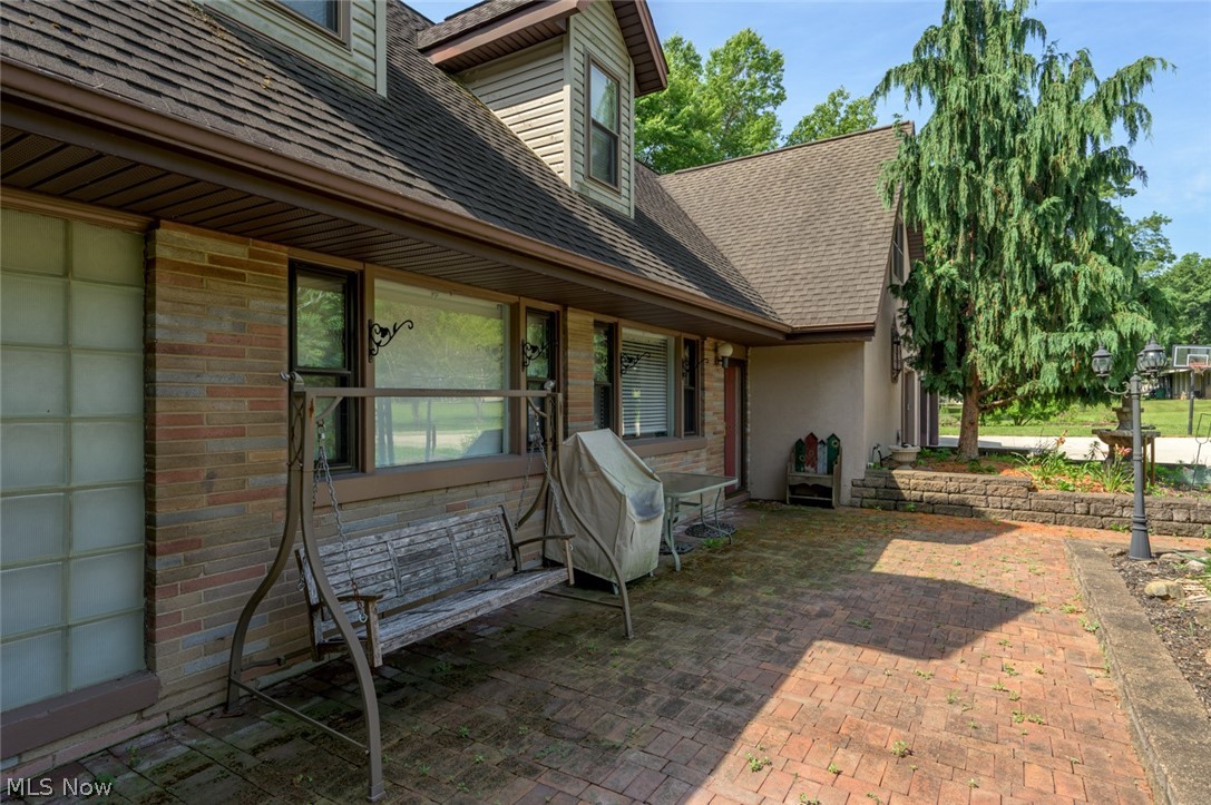 242 Elvira Court Mcdonald OH 44437