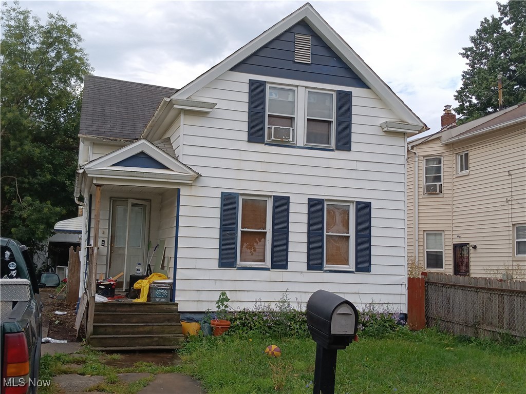 3527 Carlyle Avenue Cleveland OH 44109