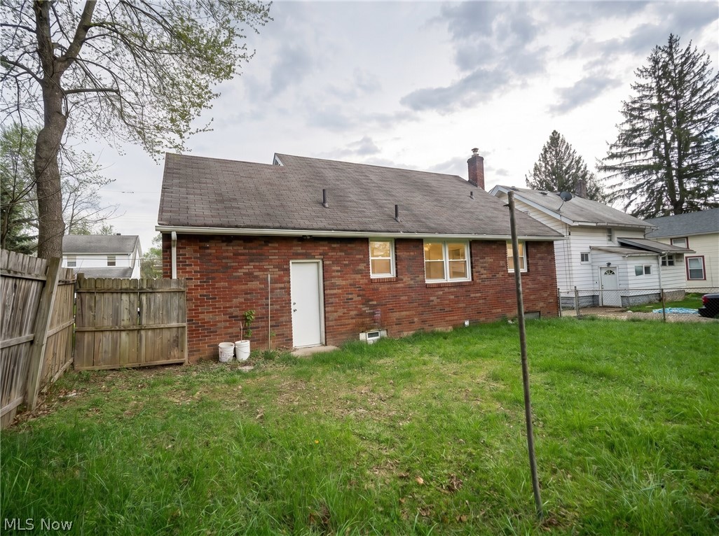 50 Glacier Avenue Youngstown OH 44509