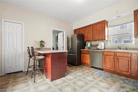 4982 Penny Lane North Olmsted OH 44070