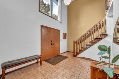3379 S Smith Road Fairlawn OH 44333