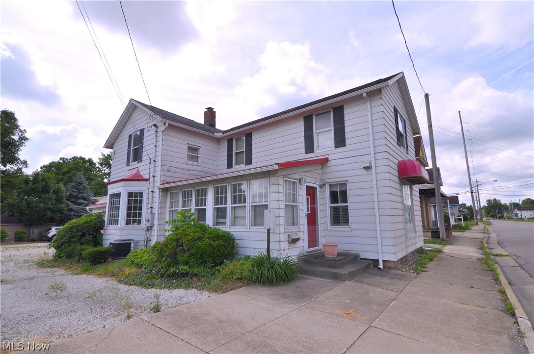 25 31st Street SW Barberton OH 44203