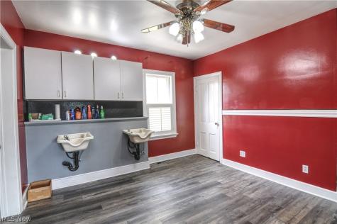 25 31st Street SW Barberton OH 44203