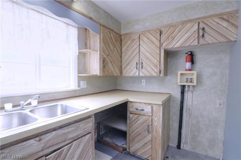 25 31st Street SW Barberton OH 44203