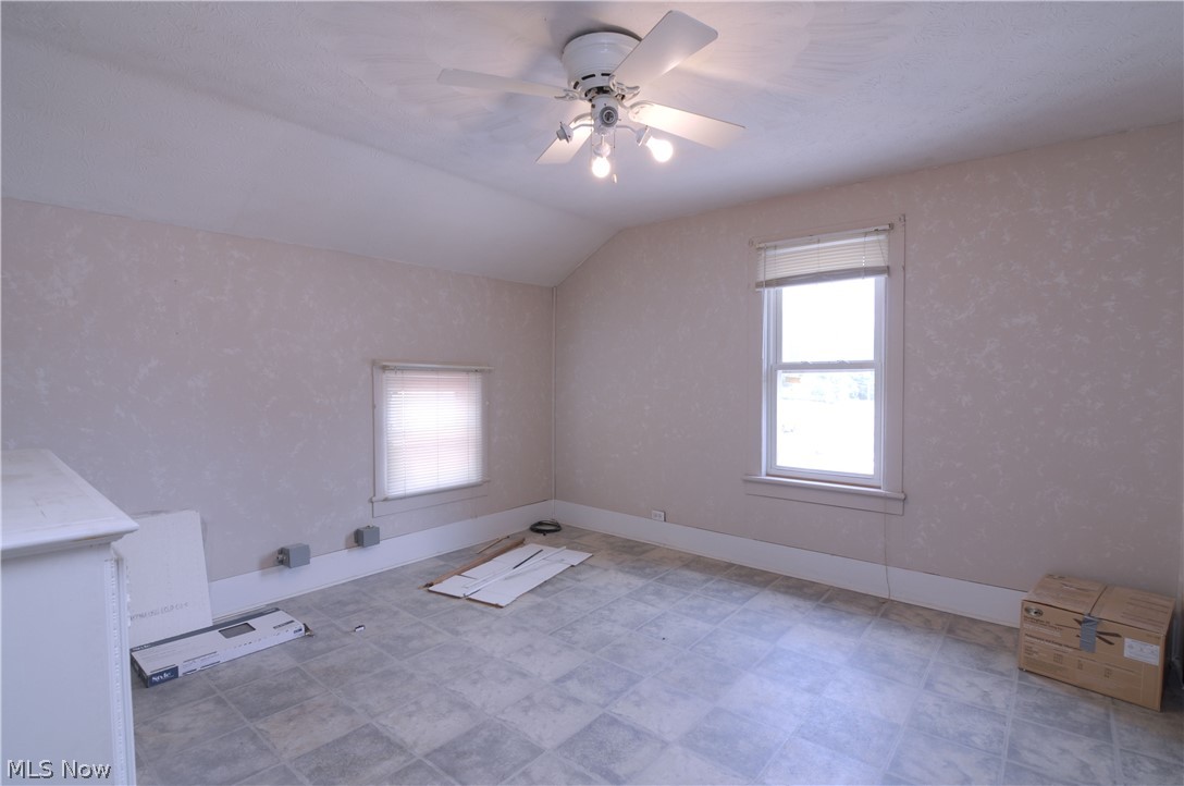 25 31st Street SW Barberton OH 44203