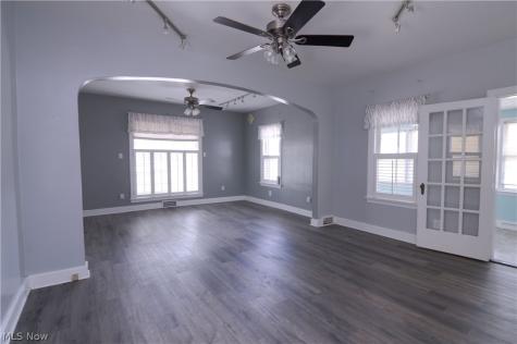25 31st Street SW Barberton OH 44203