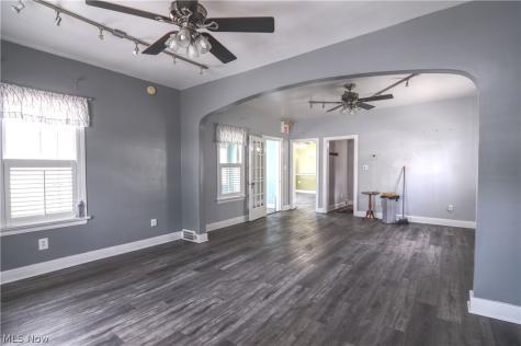 25 31st Street SW Barberton OH 44203
