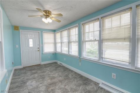 25 31st Street SW Barberton OH 44203