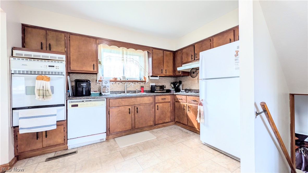 831 Mill Street Conneaut OH 44030