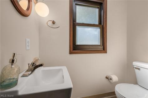25807 Westwood Road Westlake OH 44145