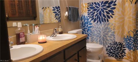 157 Hemlock Drive Elyria OH 44035