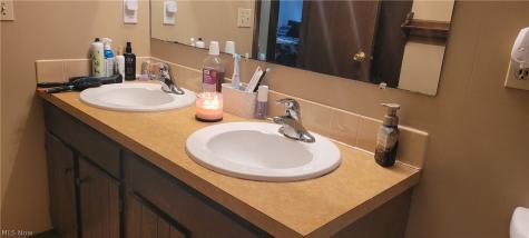 157 Hemlock Drive Elyria OH 44035