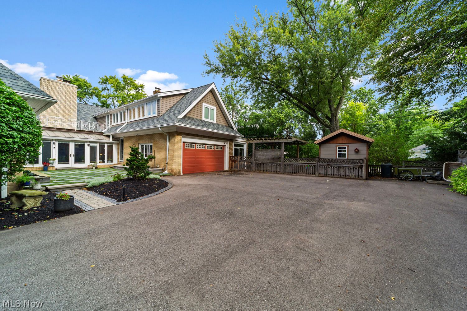 2355 Riverside Drive Lakewood OH 44107