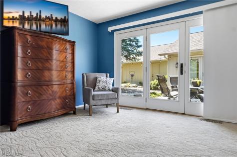 21300 Oak Bark Trail Strongsville OH 44149