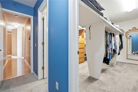 21300 Oak Bark Trail Strongsville OH 44149