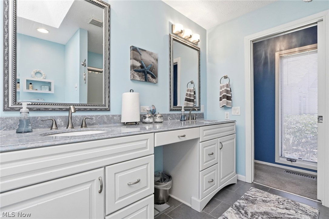 21300 Oak Bark Trail Strongsville OH 44149